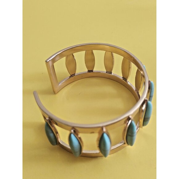 Vintage Avon 1980's Goldtone and Turquoise  Stone Cuff Bracelet 2 1/2" x 2 3/4" - Picture 1 of 6